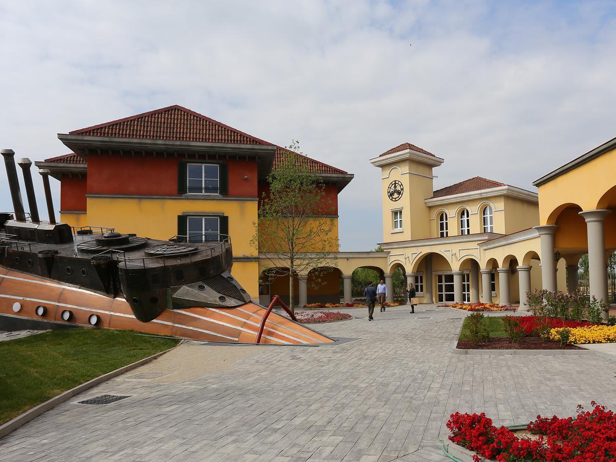 Gardaland Adventure Hotel Castelnuovo del Garda Exterior foto