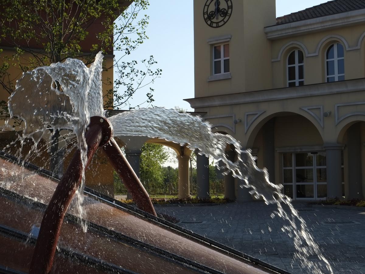Gardaland Adventure Hotel Castelnuovo del Garda Exterior foto