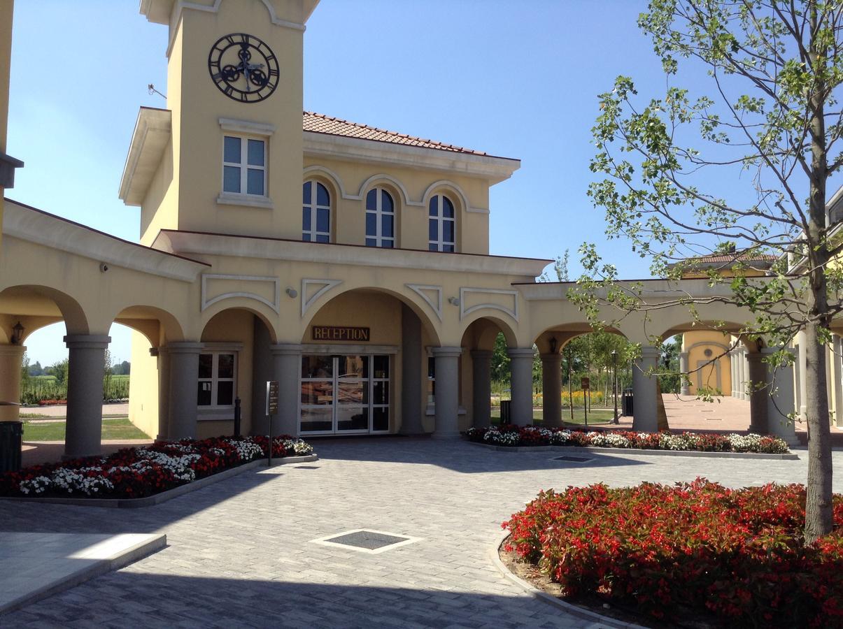 Gardaland Adventure Hotel Castelnuovo del Garda Exterior foto
